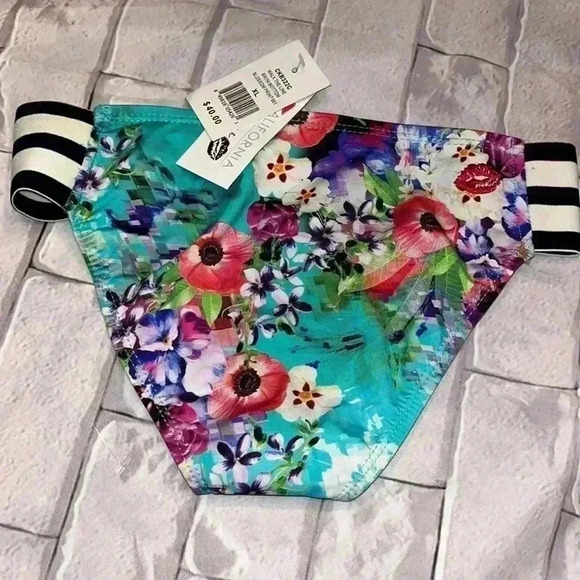 NEW CALIFORNIA KISSES bikini bottom - Picture 2 of 2